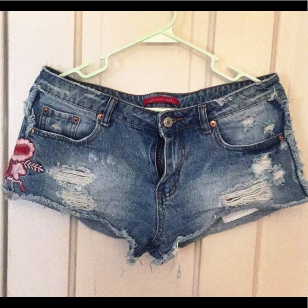 Signature 8 Embroidered denim mini shorts
